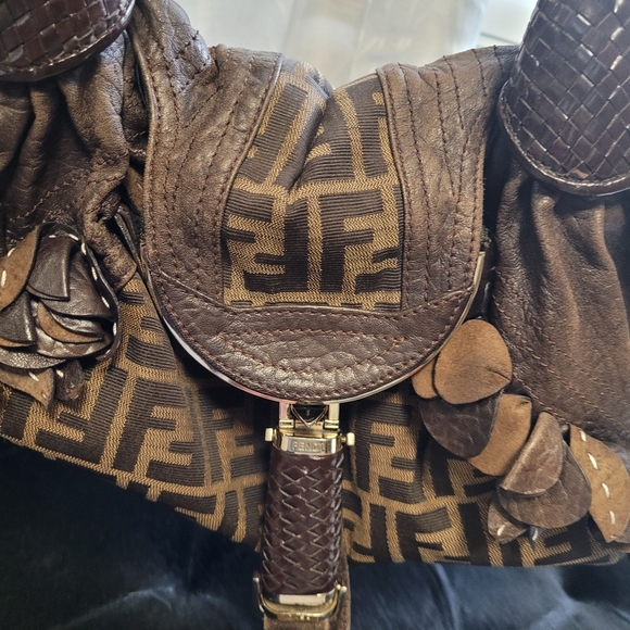 Super Rare Authentic Fendi Spy Bag - Picture 9 of 10